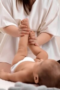 baby yoga doen met mama en baby