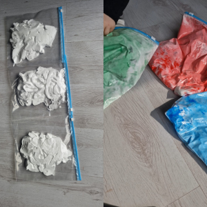 De kleuren rood, groen en blauw ontdekken met scheerschuim