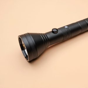 zwarte zaklamp die word gebruikt voor een activiteit met een pasgeboren baby