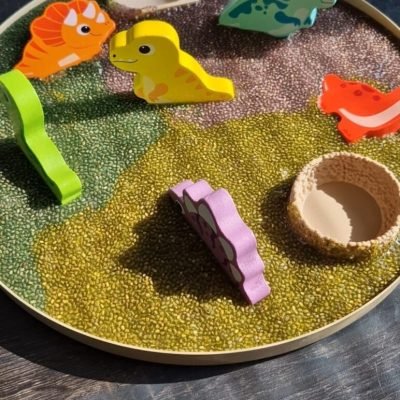 Sensorisch spel met chiazaad pudding voor baby en dreumes
